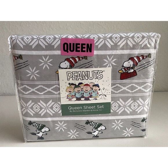 Peanuts Snoopy Sledding Ice Skating Winter Queen Size Super Soft Sheet Set NEW - Picture 1 of 12